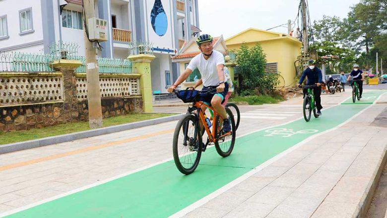 Infrastructure makeover with bike lanes